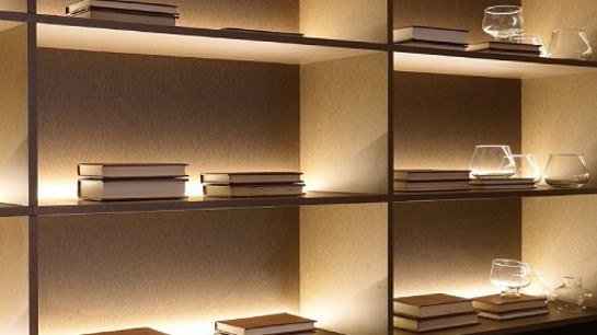 Ilumine a mente e a sua biblioteca para uma experiência imersiva ao ler.